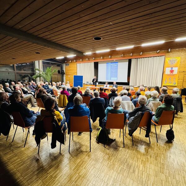 KI Ökumenischer Gesprächsabend_Blick im Gemeindezentrum Herz Jesu